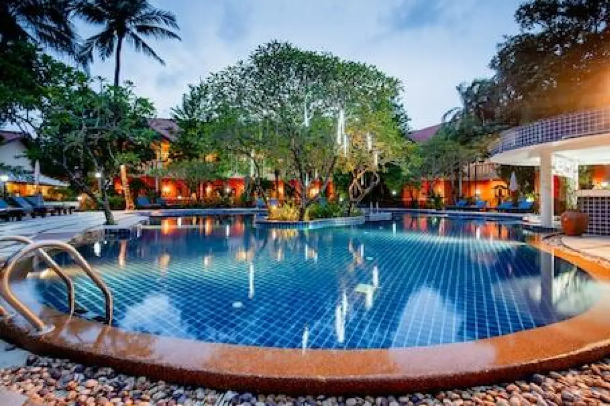 Phuket Leelavadee Hua Ting Resort – Affordable hotel in Patong