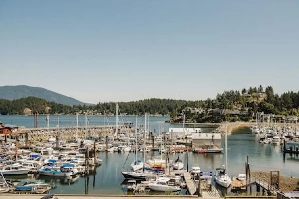 Gibsons Landing Inn – Affordable hotel in Gibsons
