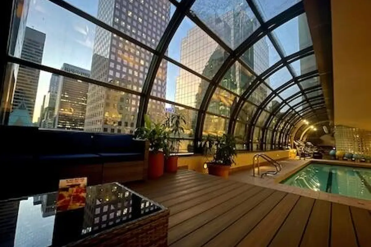 Metropolitan Hotel Vancouver – Affordable hotel in Vancouver