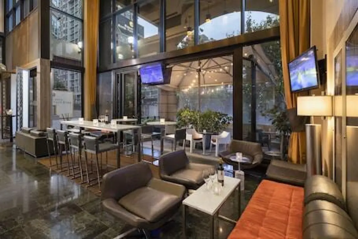 The Parker Hotel and Rooftop – Affordable hotel in Vancouver