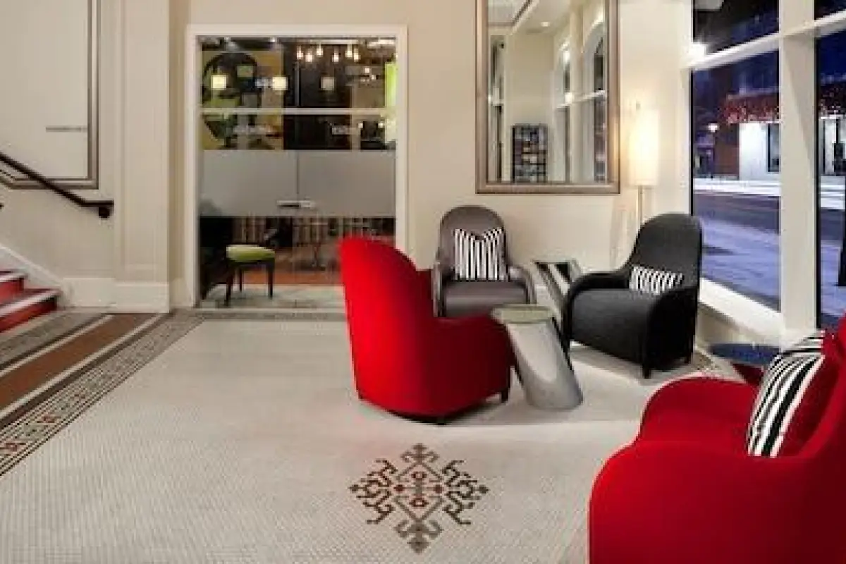 Moda Hotel – Affordable hotel in Vancouver