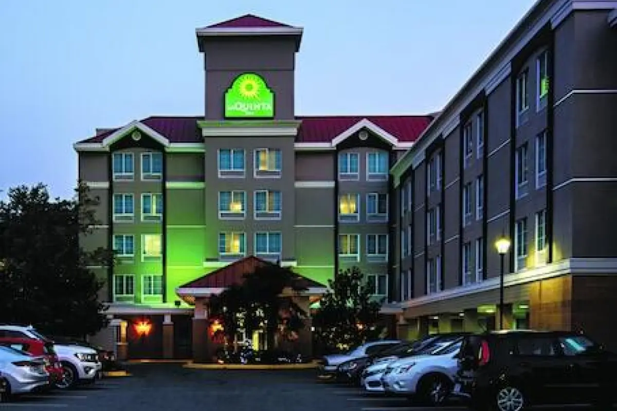 La Quinta Inn by Wyndham Vancouver Airport – Affordable hotel in Richmond