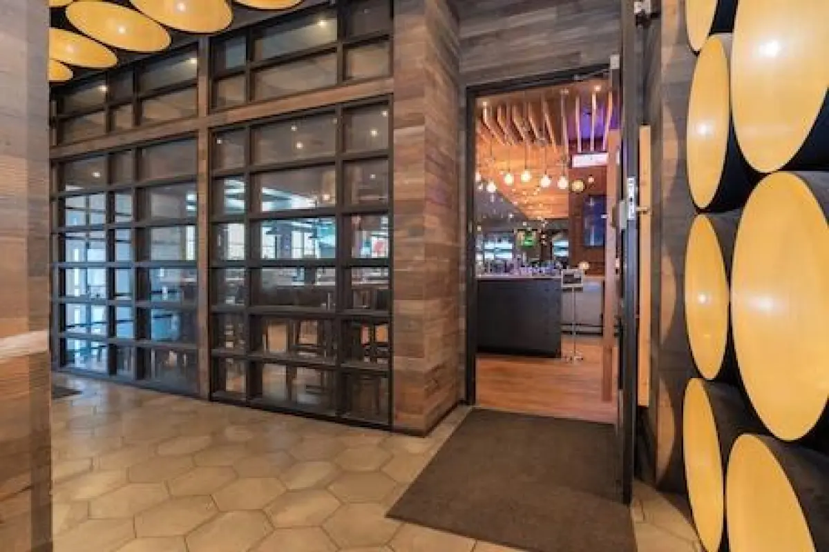 Sandman Signature Vancouver Downtown Hotel – Affordable hotel in Vancouver
