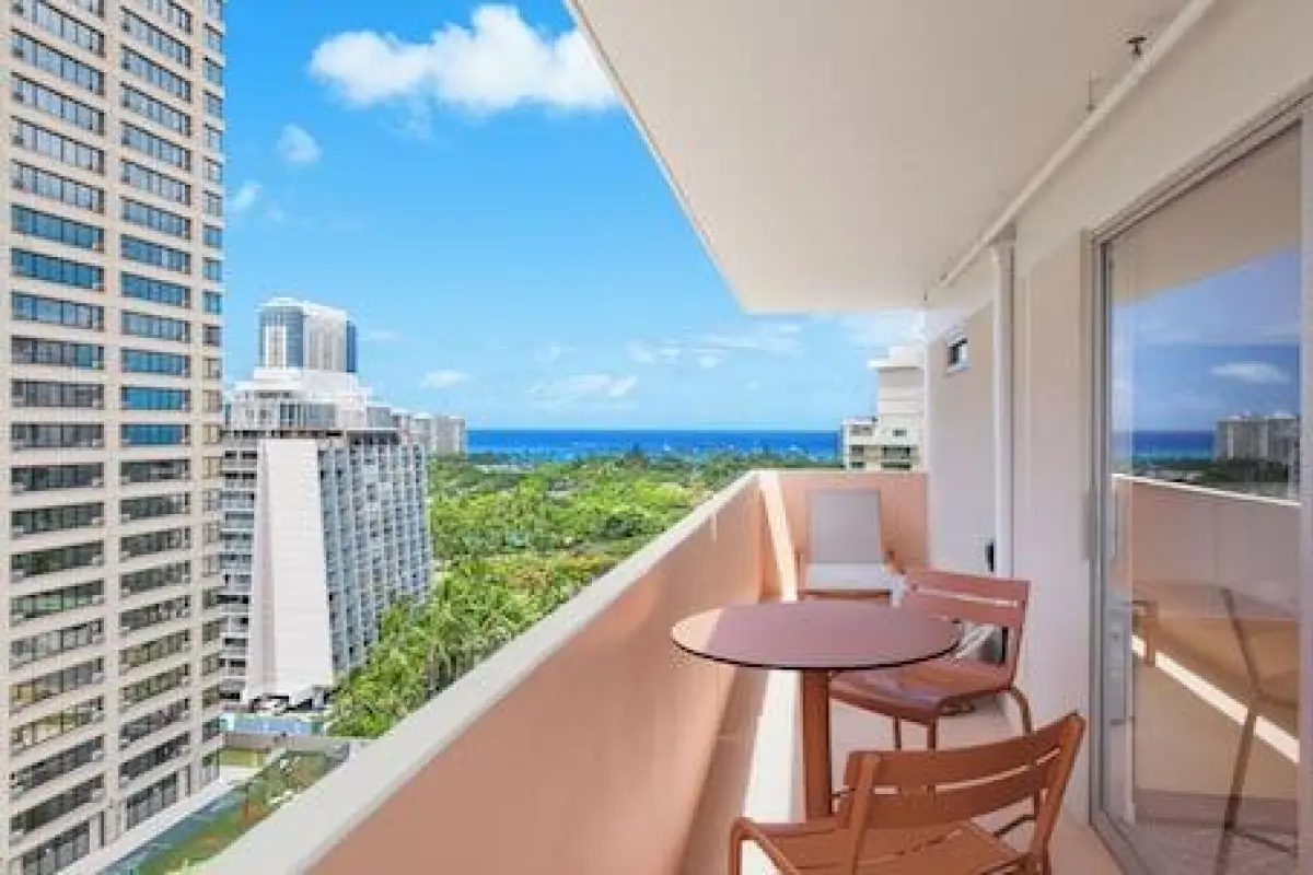 Ambassador Hotel of Waikiki, Tapestry Collection by Hilton – Affordable hotel in Honolulu