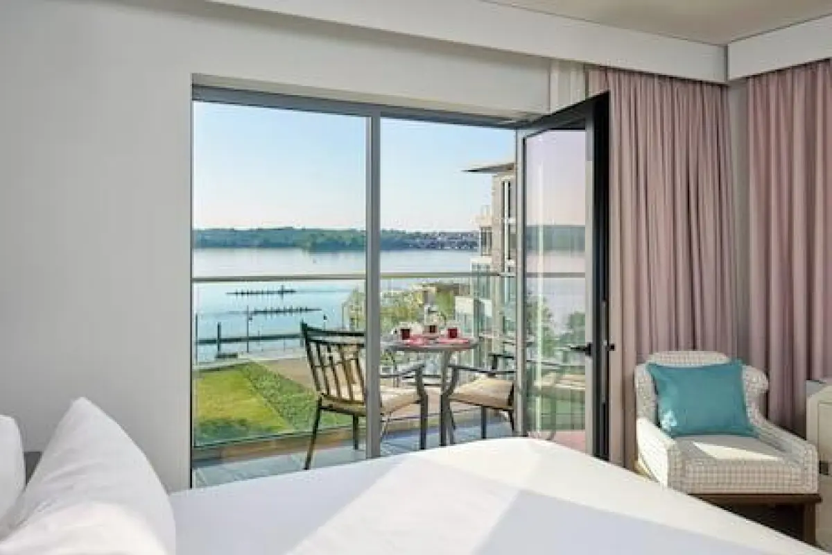 Hotel Indigo Old Town Alexandria by IHG – Affordable hotel in Alexandria