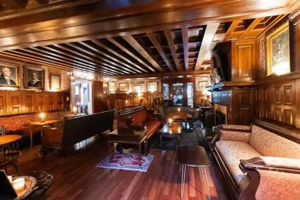 Tabard Inn – Affordable hotel in Washington