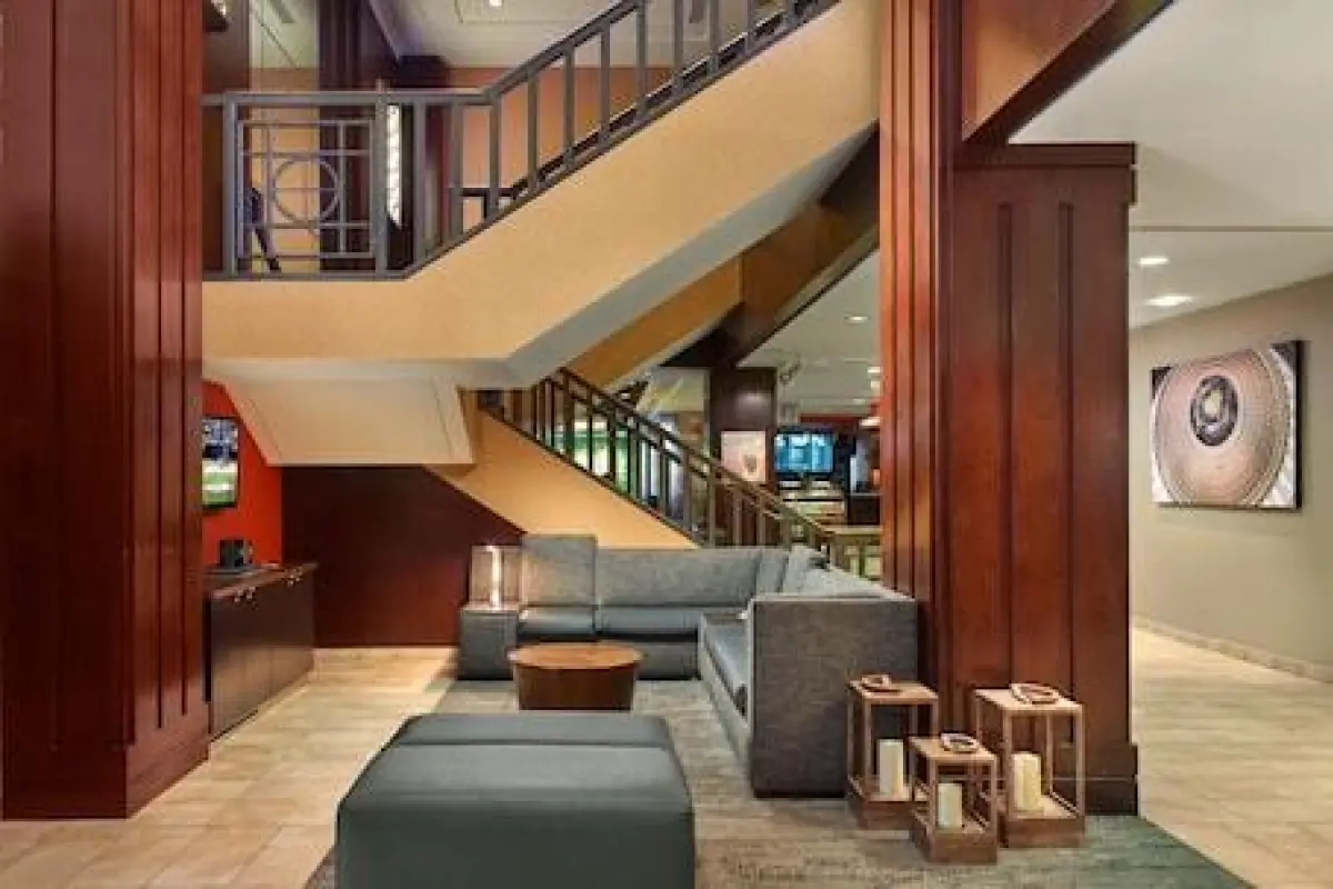 Courtyard by Marriott Arlington Crystal City/Reagan National – Affordable hotel in Arlington
