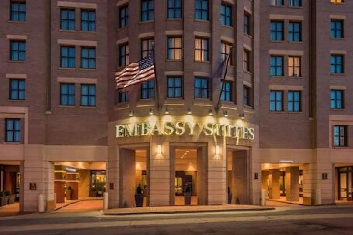 Embassy Suites by Hilton Alexandria Old Town – Affordable hotel in Alexandria