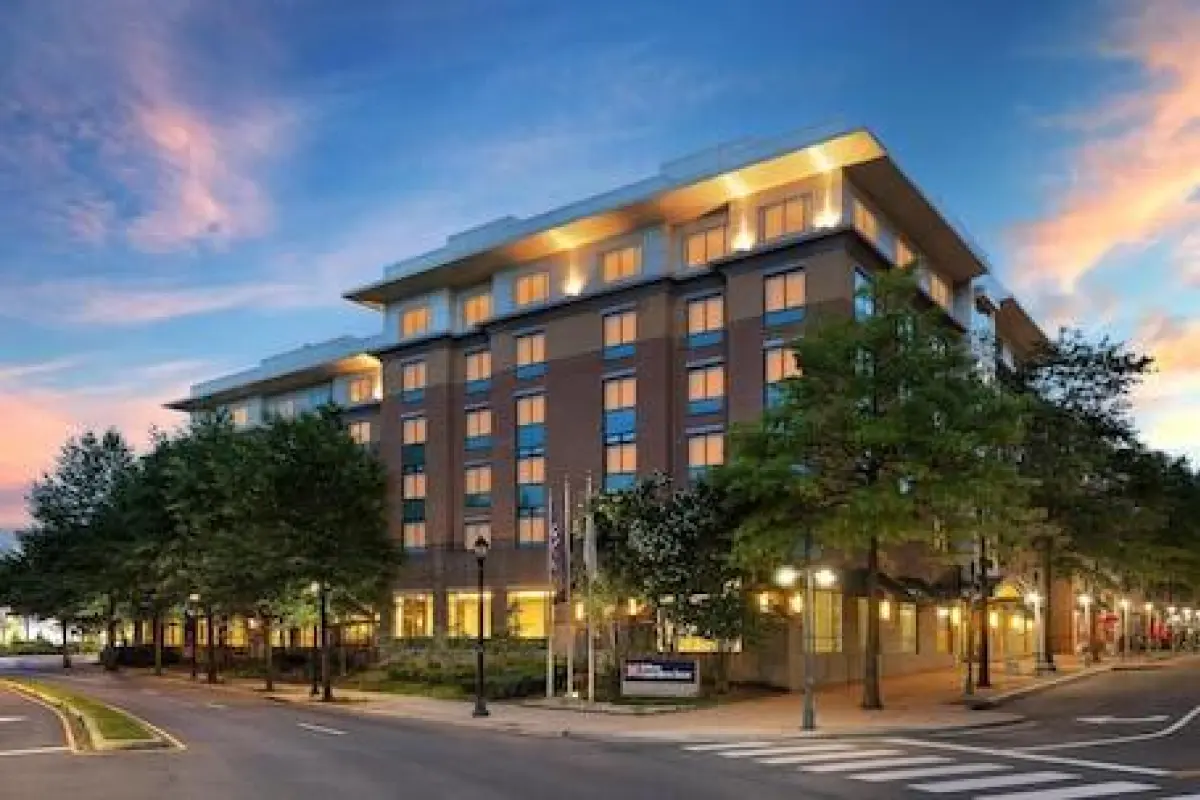 Hilton Garden Inn Arlington-Shirlington – Affordable hotel in Arlington
