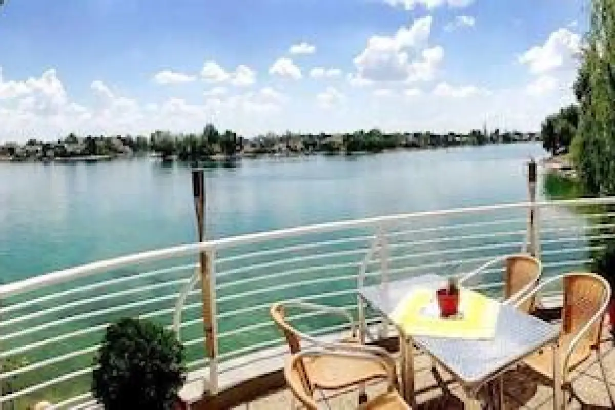 Hotel Zátoka – Affordable hotel in Senec