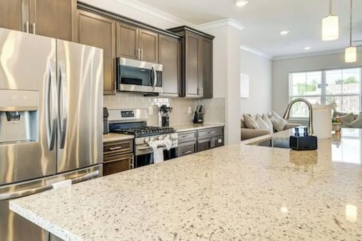 Fenced Yard: Spacious Southern Maryland Townhome! – Affordable hotel in La Plata
