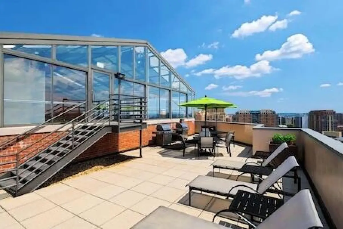 Metro-Friendly DC Apartments – Affordable hotel in Arlington