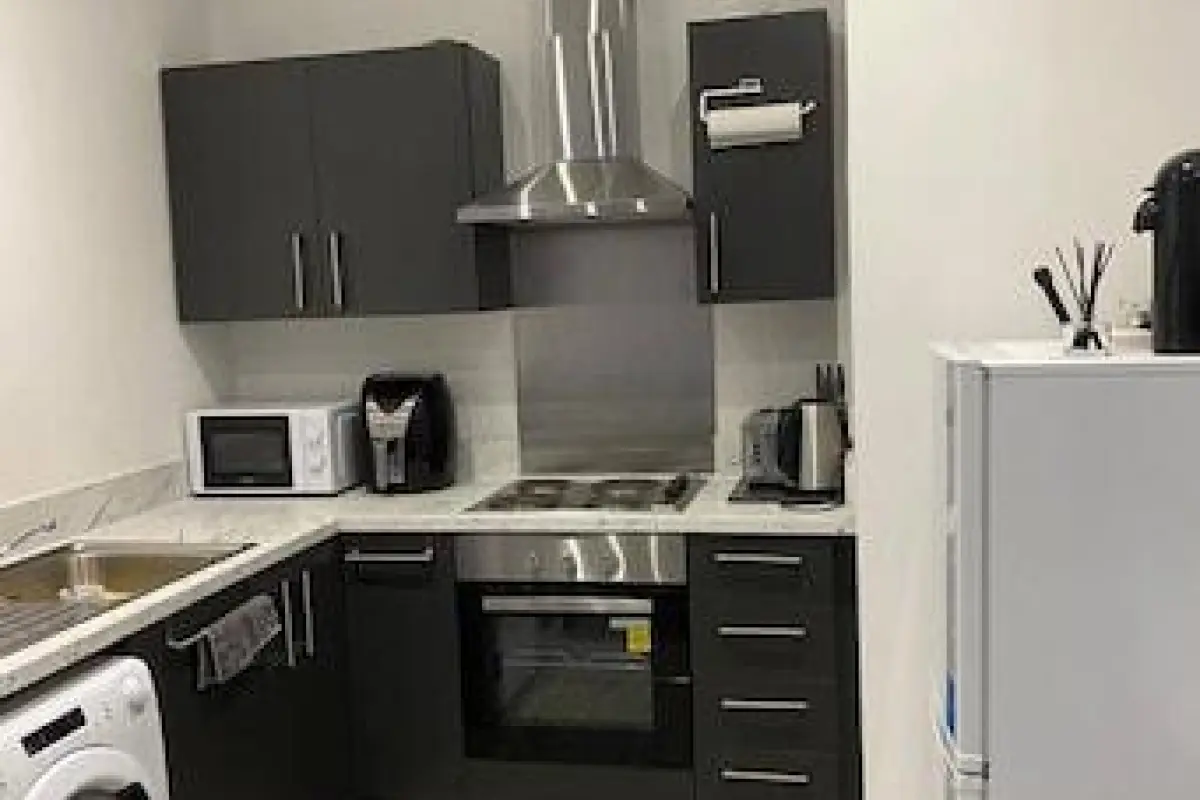 Home Away From Home1 – Affordable hotel in Brierley Hill