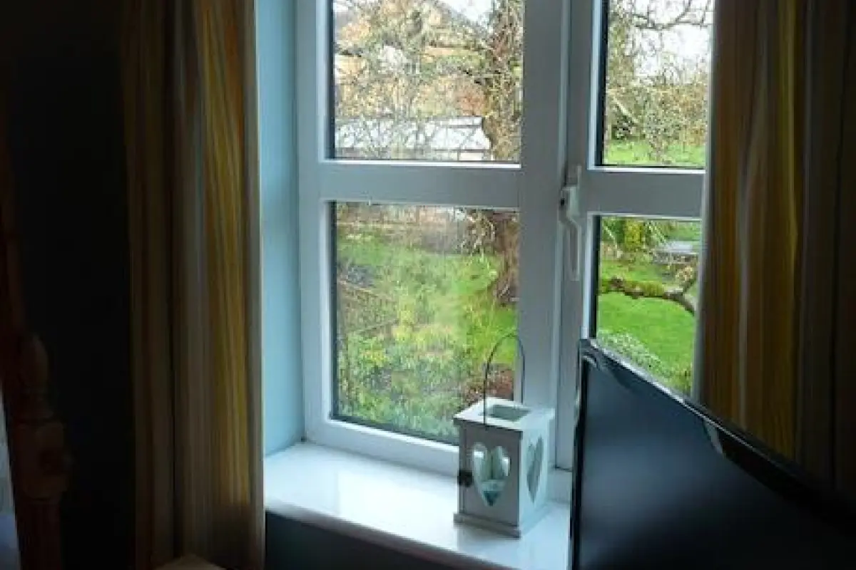 White Cottage – Affordable Bed and Breakfast in Wolverhampton
