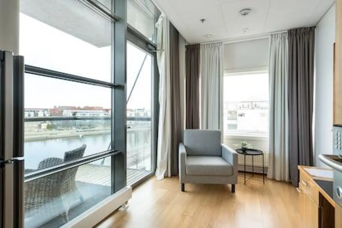 Hiisi Hotel Helsinki Jätkäsaari – Affordable hotel in Helsinki