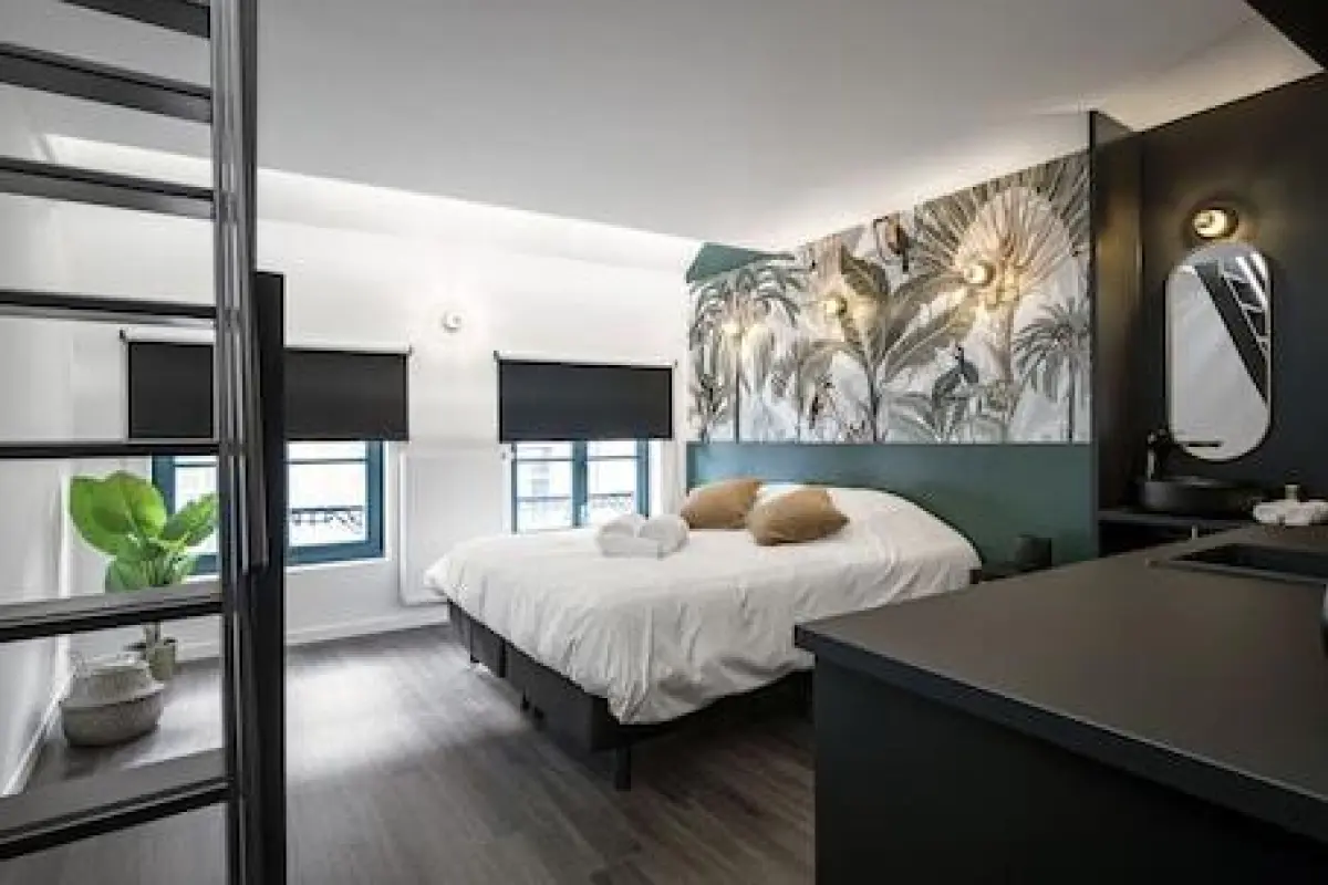 Secret Walls – Affordable Bed and Breakfast in Brussels