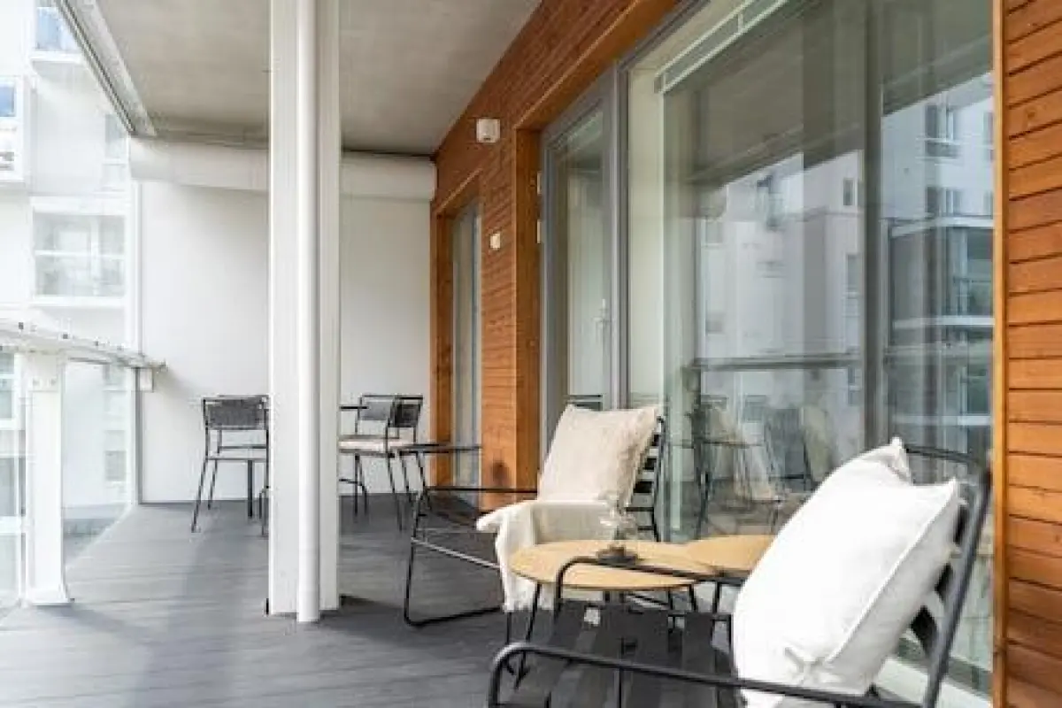 Stylish apartment with big sunny terrace – Affordable hotel in Helsinki
