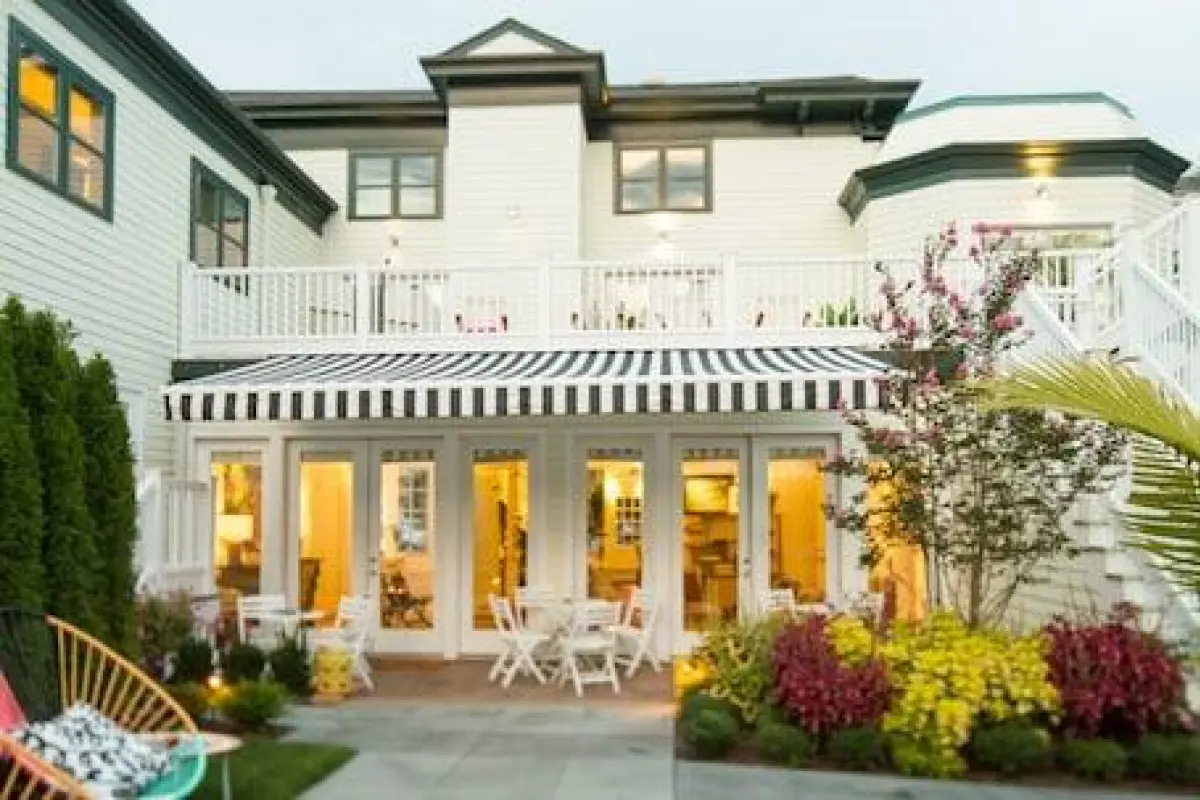 Zey Hotel – Affordable hotel in Greenport