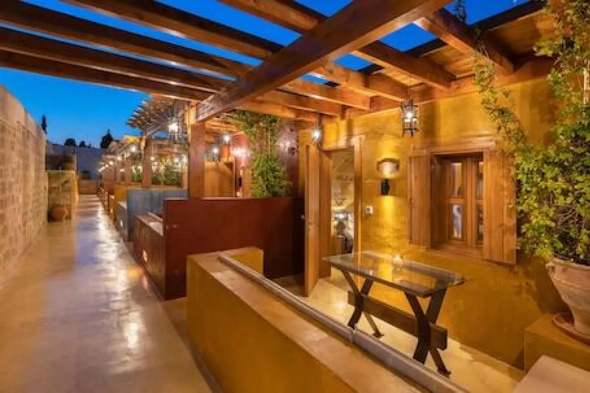 10GR Boutique Hotel and Wine Bar – Affordable hotel in Rhodes
