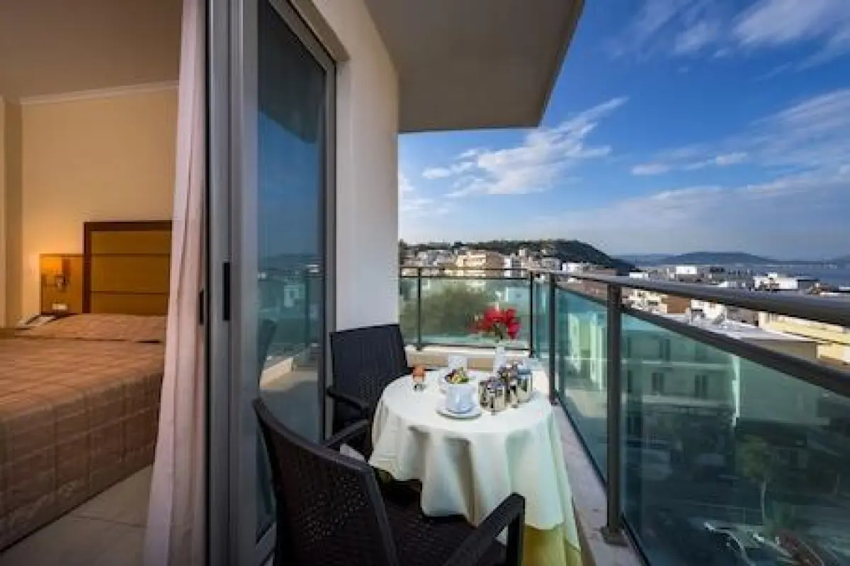 Manousos City Hotel – Affordable hotel in Rhodes