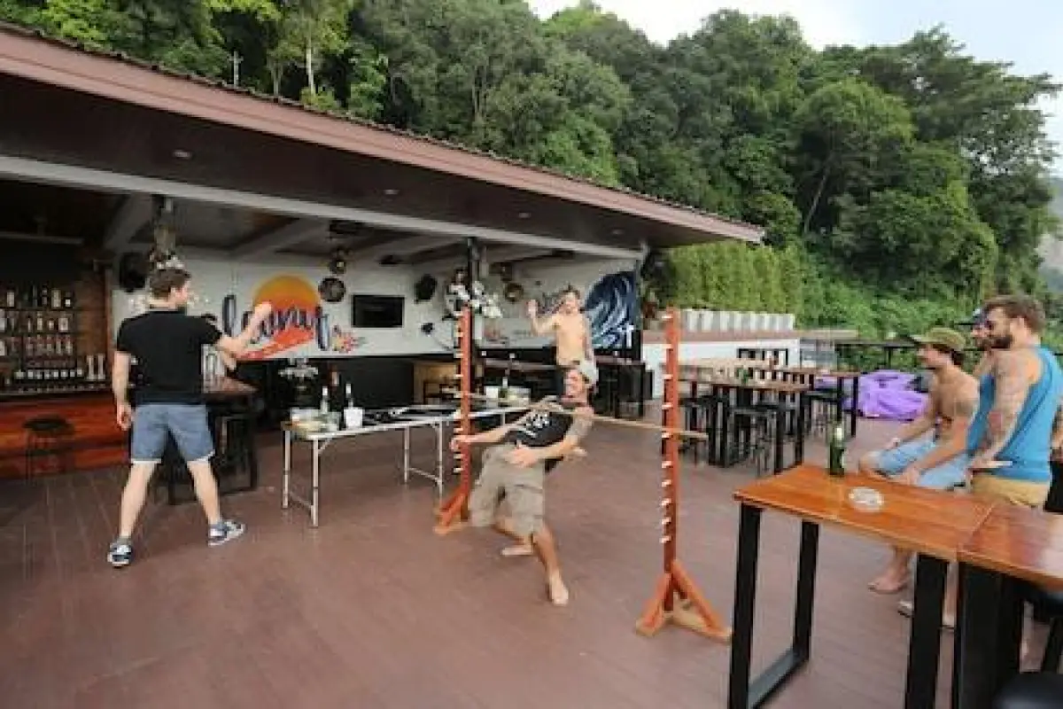 Balcony Party Hostel Beachfront - Adults Only – Affordable hotel in Krabi