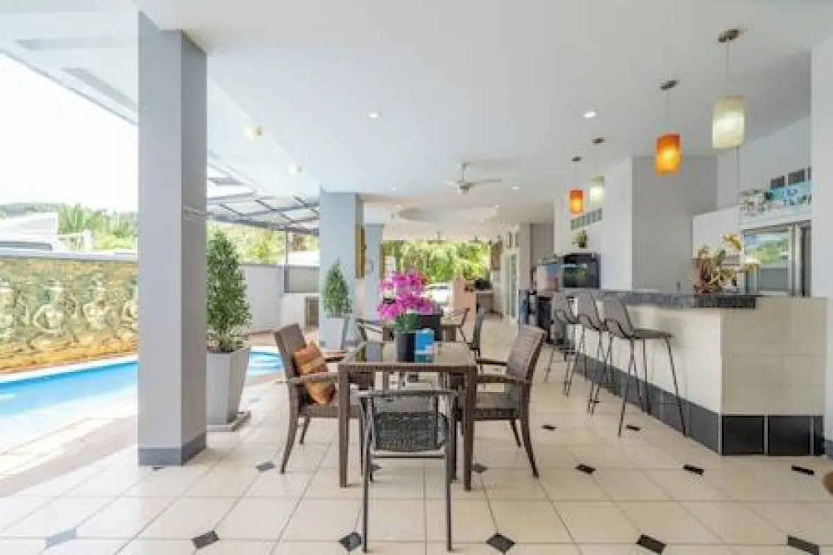 Square One Hotel Patong – Affordable hotel in Patong
