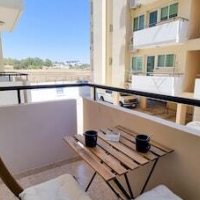 Dock Holiday Pool Apartment – Affordable hotel in Larnaca