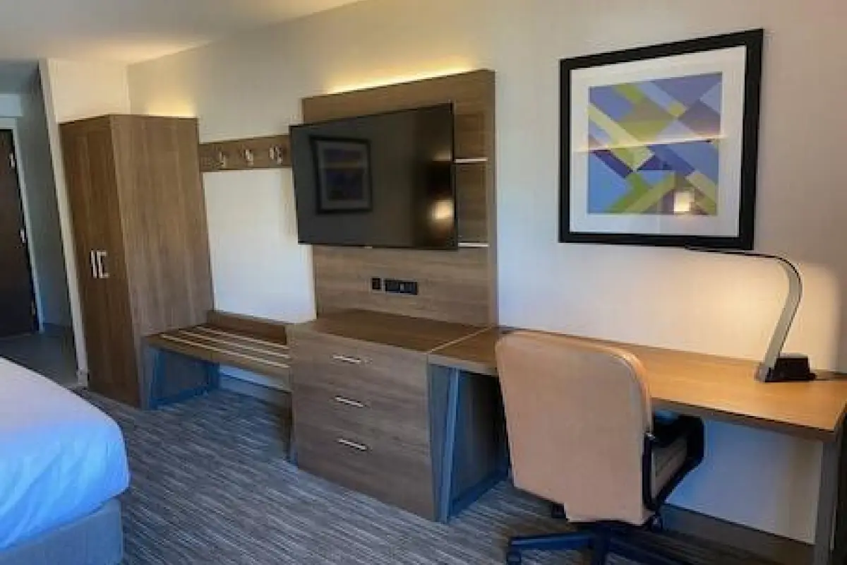 Holiday Inn Express & Suites Chatsworth by IHG – Affordable hotel in Chatsworth