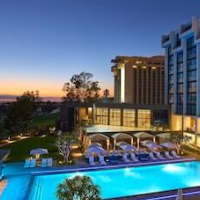VEA Newport Beach, A Marriott Resort & Spa – Affordable hotel in Newport Beach