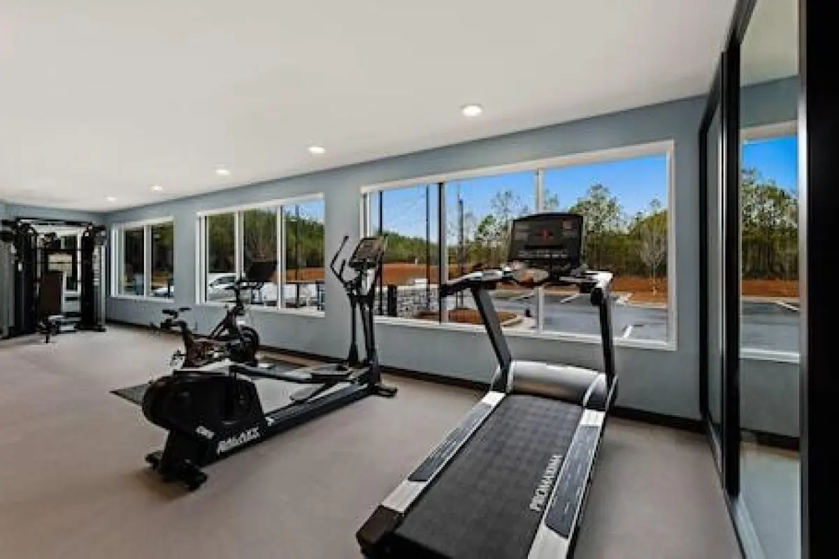 Everhome Suites Ontario – Affordable hotel in Ontario