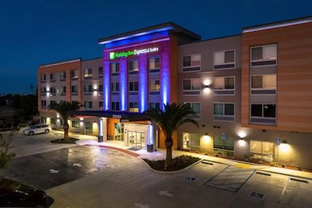 Holiday Inn Express & Suites Hawaiian Gardens by IHG – Affordable hotel in Hawaiian Gardens