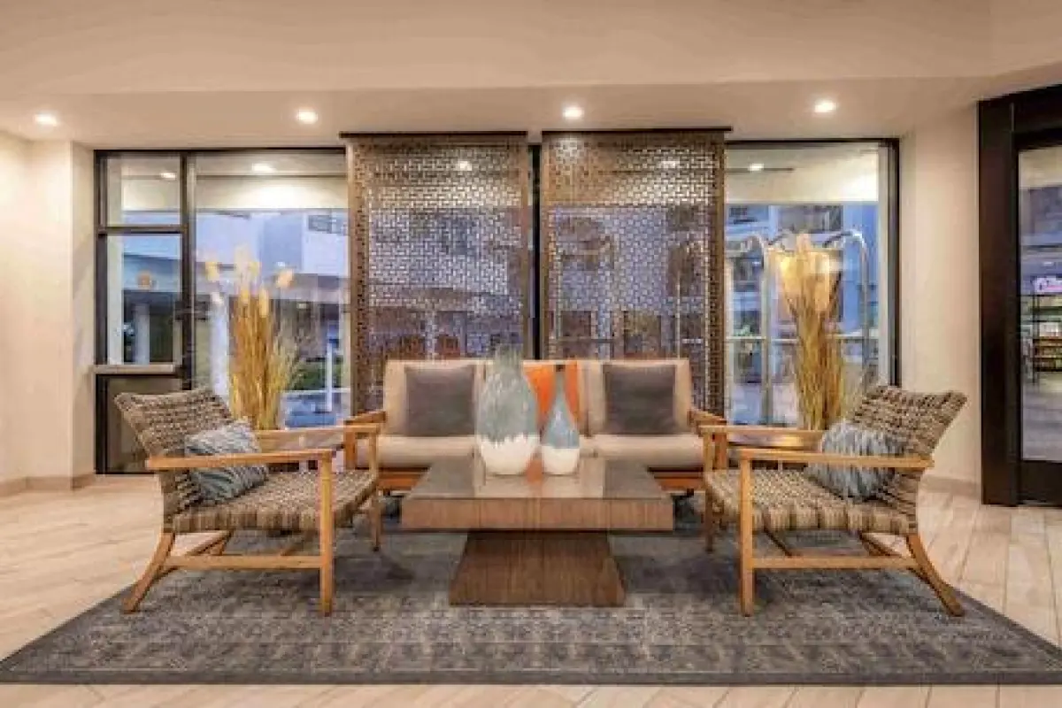 Tropicana Inn and Suites – Affordable hotel in Anaheim