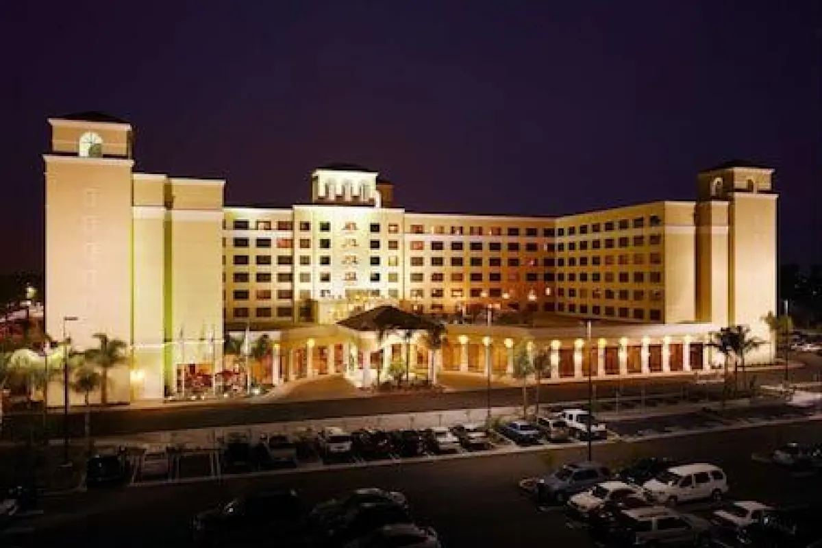 DoubleTree Suites by Hilton Anaheim Rsrt - Conv Cntr – Affordable hotel in Anaheim