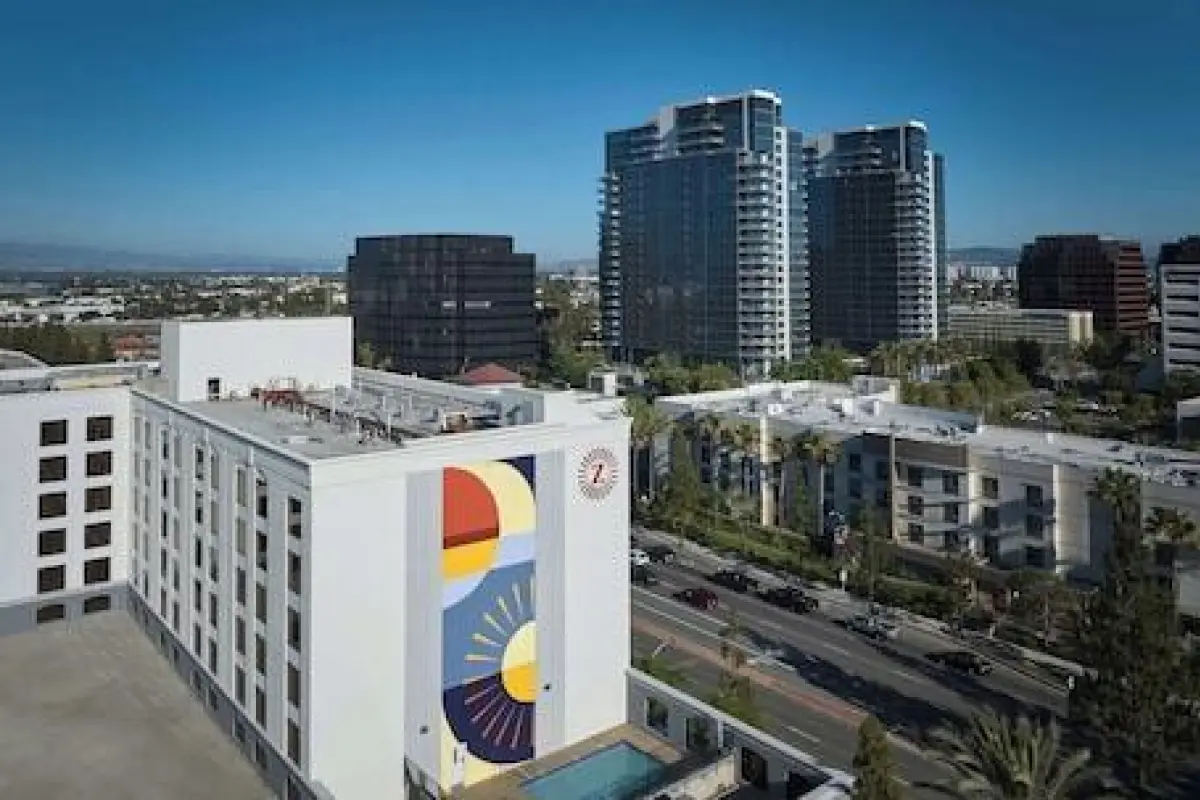 Hotel Zessa Orange County Airport, a DoubleTree by Hilton – Affordable hotel in Santa Ana