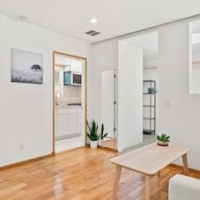 Scenic Retreat With Deck Stunning Views in LA – Affordable hotel in Glendale