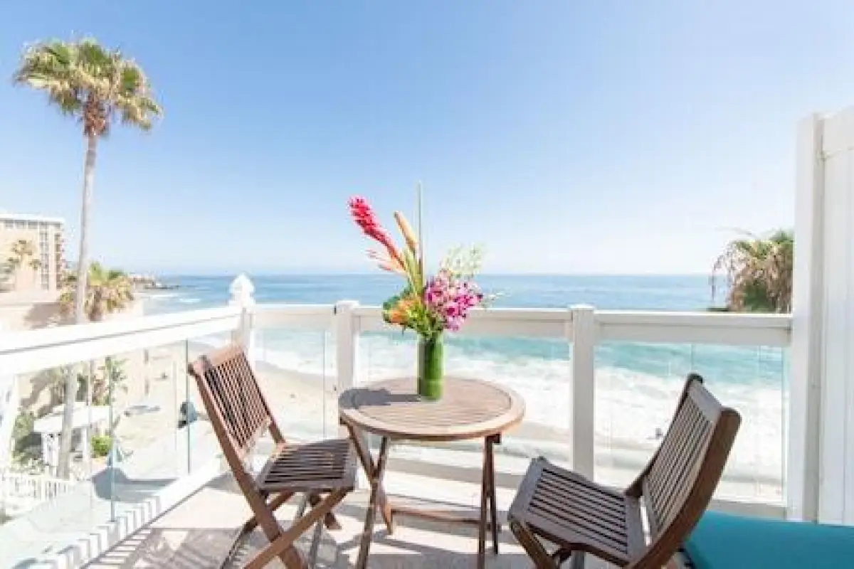 Capri Laguna on the Beach – Affordable hotel in Laguna Beach