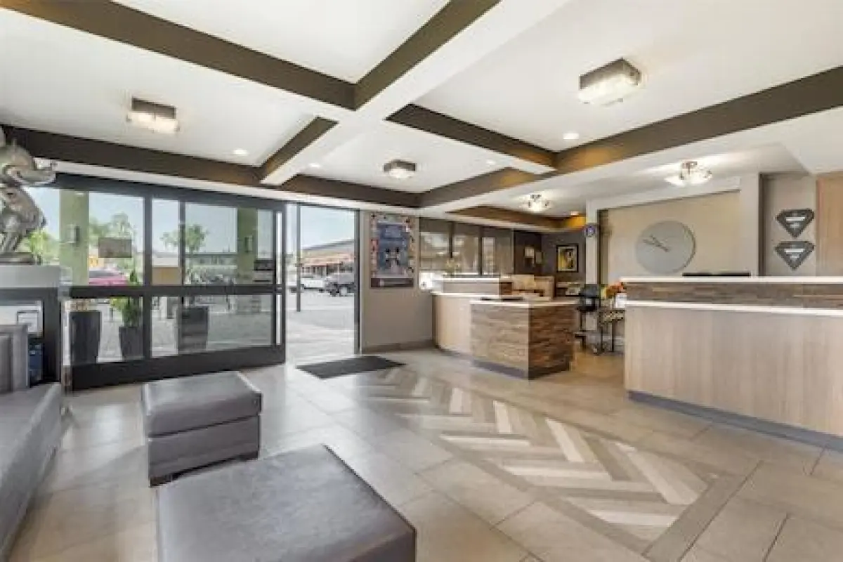Best Western Plus Pavilions – Affordable hotel in Anaheim