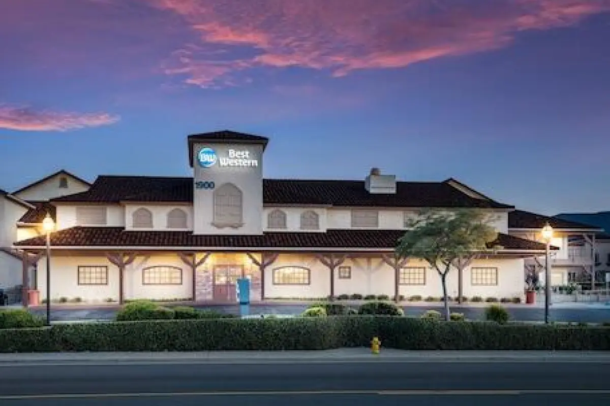 Best Western Corona Hotel & Suites – Affordable hotel in Corona