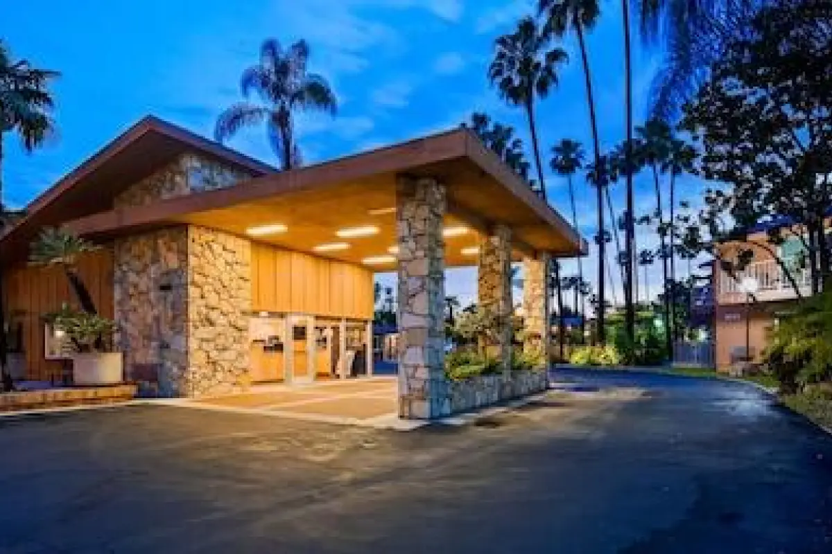 Best Western Pine Tree Motel – Affordable hotel in Chino