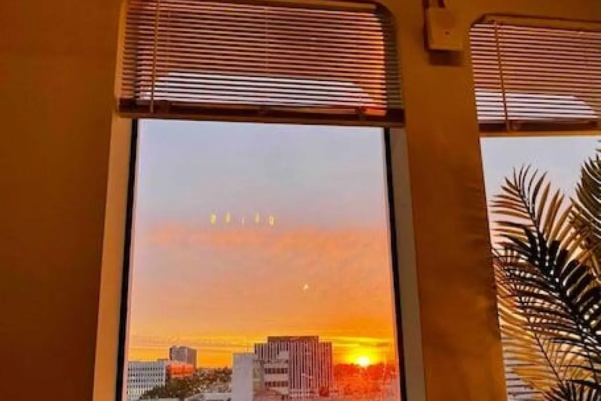 Chic New York Style 10 Minutes to SNA Disneyland – Affordable hotel in Santa Ana