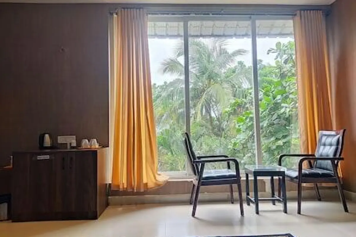 Hotel Montecarlo – Affordable hotel in Tirupporur