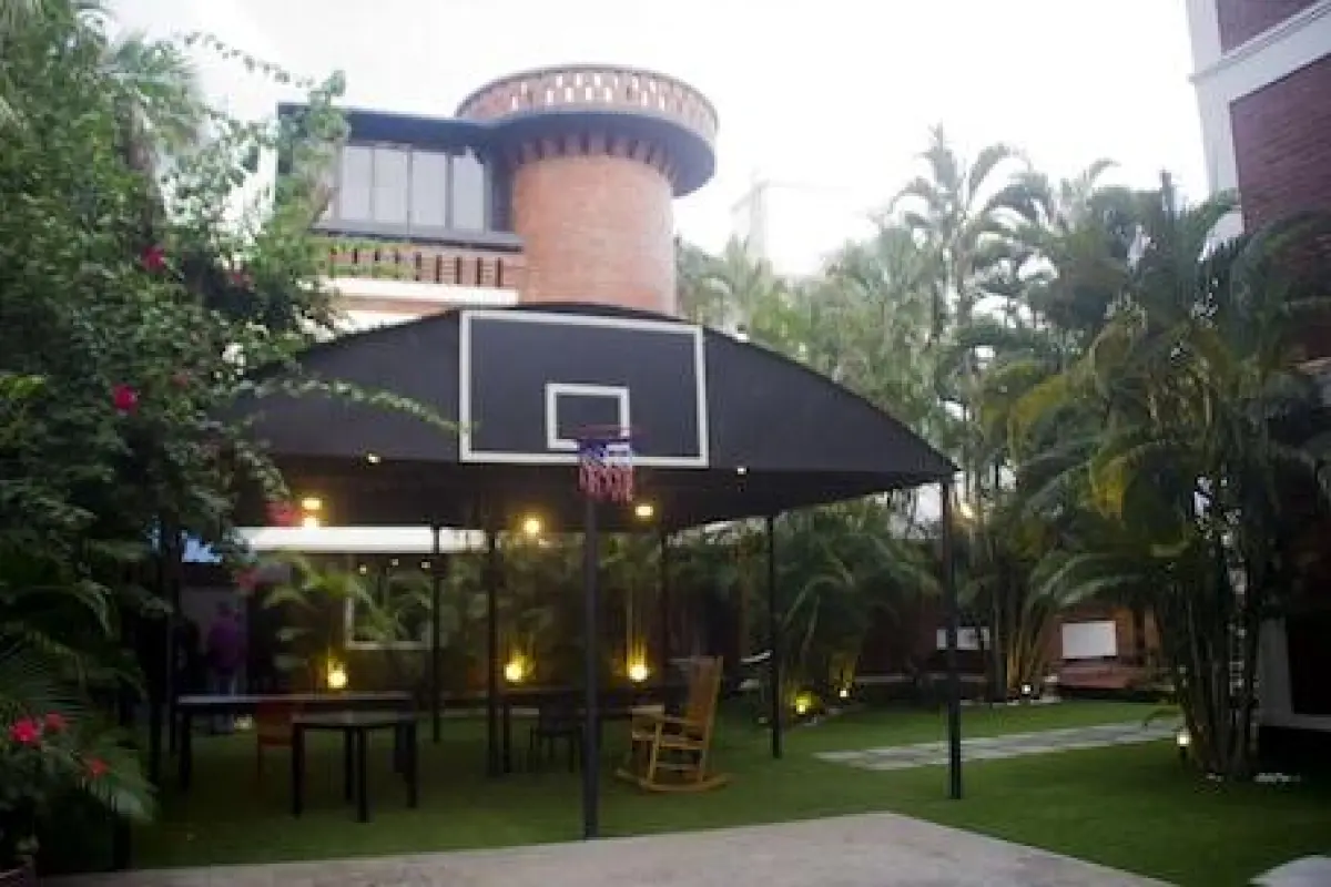 BRICK CASTLE – Affordable hotel in Chennai