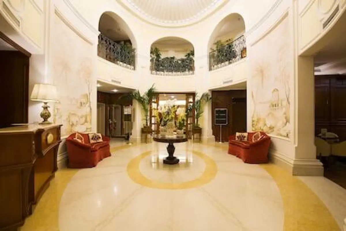 Palazzo Alabardieri – Affordable hotel in Naples