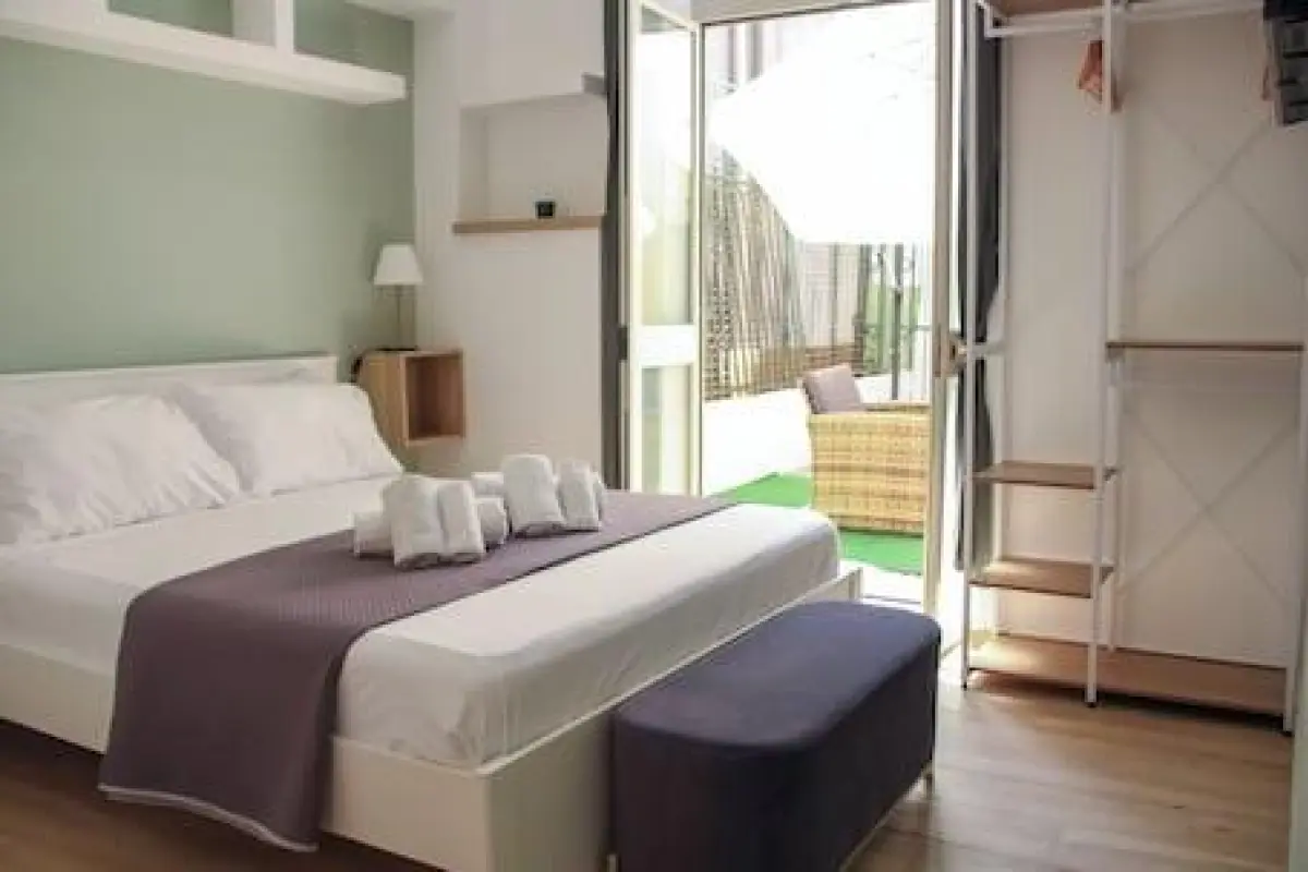VPM room's central train station – Affordable hotel in Naples
