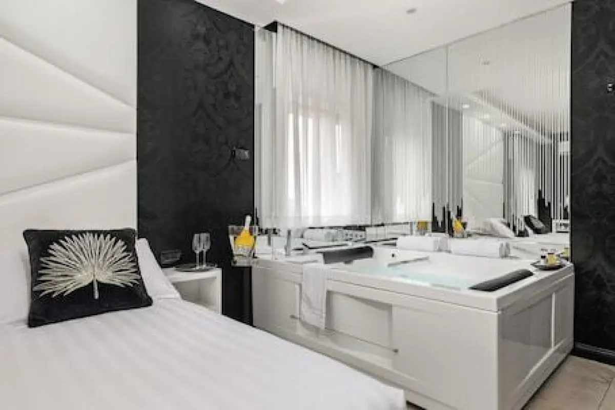 Reggia Suite Spa Hotel – Affordable hotel in Casapulla