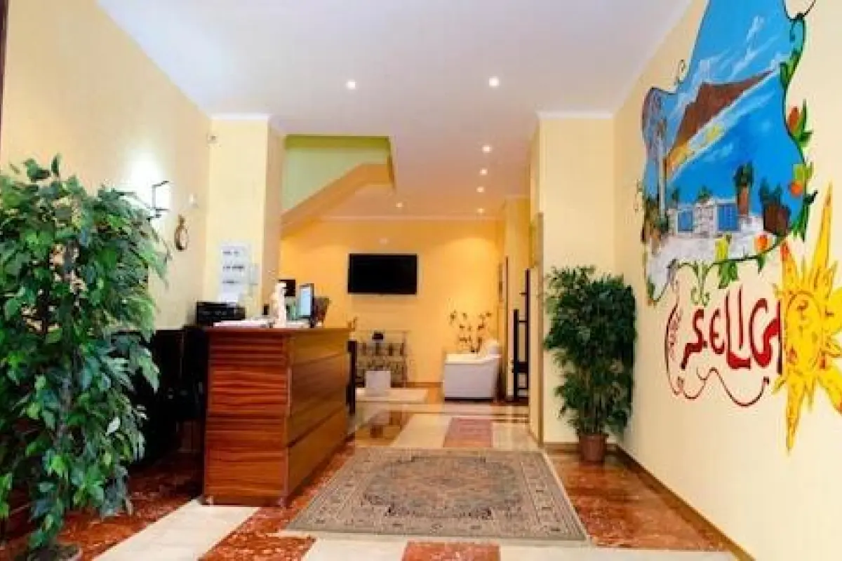 Backpacker Naples – Affordable hotel in Naples