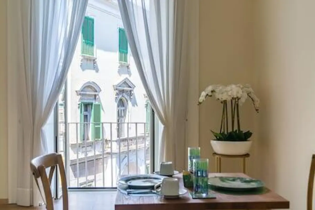 La Gatta Cenerentola Rooms – Affordable Bed and Breakfast in Naples