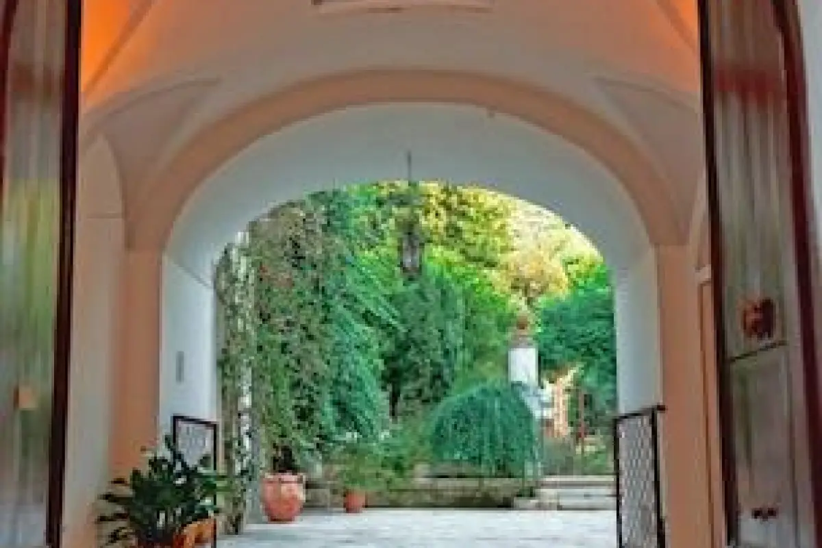 Palazzo Murat Luxury Rooms – Affordable Bed and Breakfast in Arienzo
