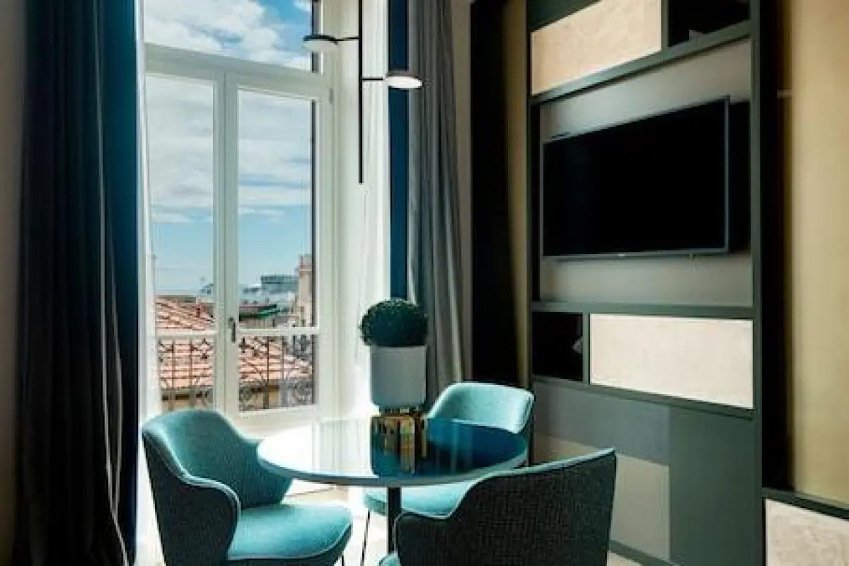 Amadomus Luxury suites – Affordable Bed and Breakfast in Naples