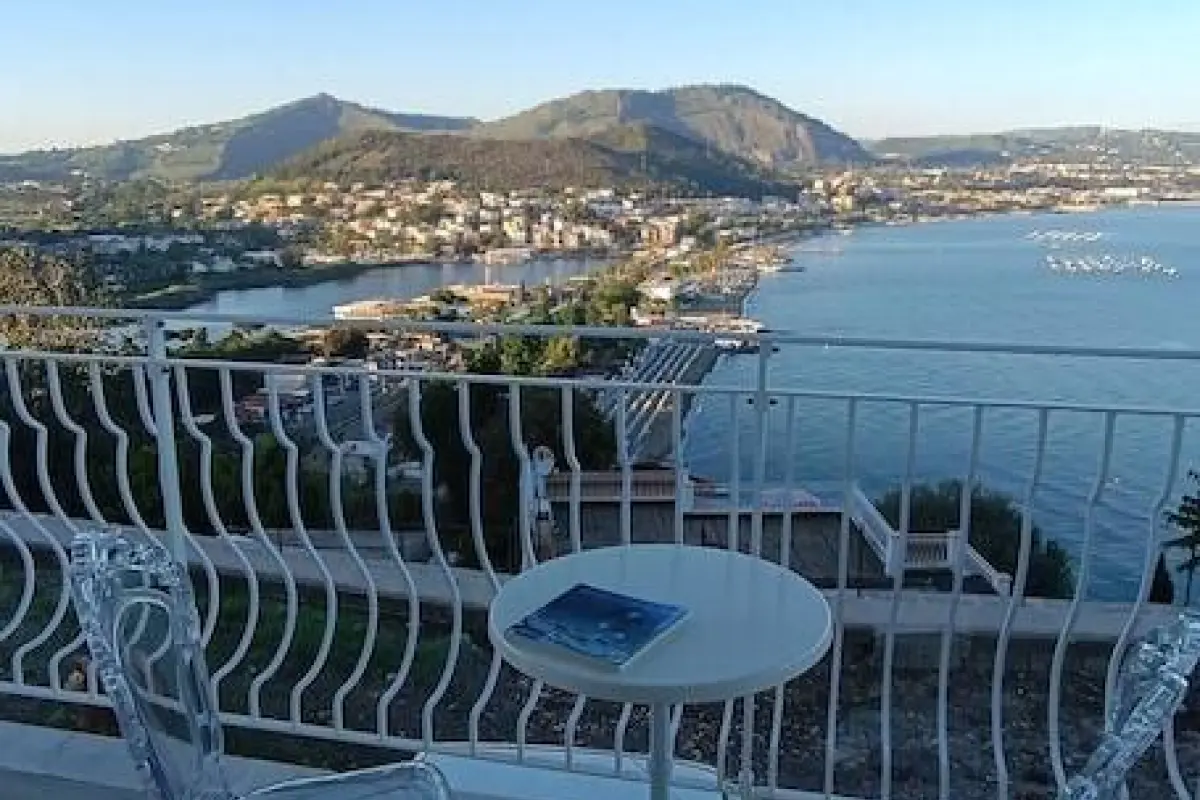 Relais Tiaré Bed and Breakfast – Affordable Bed and Breakfast in Bacoli